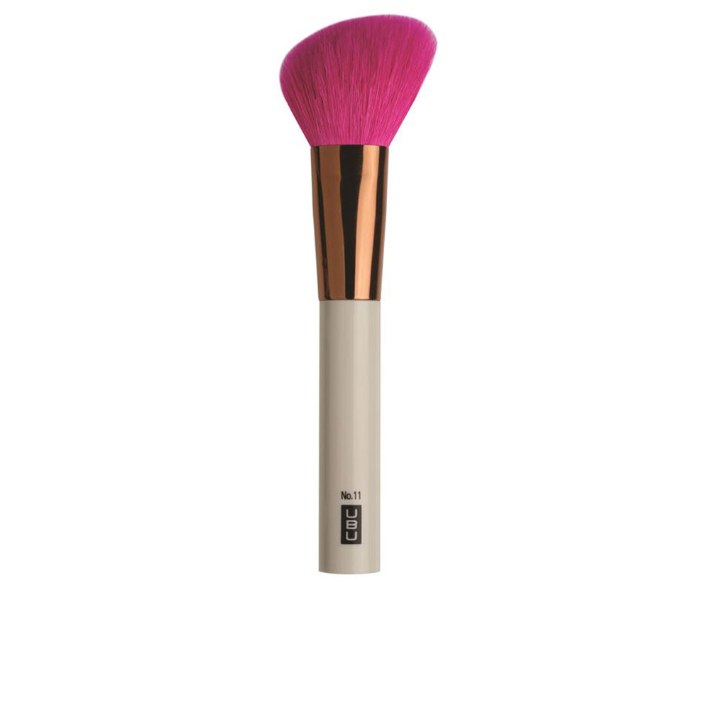 BERRY BLUSH blush brush
